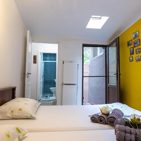 Unique Old Town 2min To And Harbour Private Entrance *