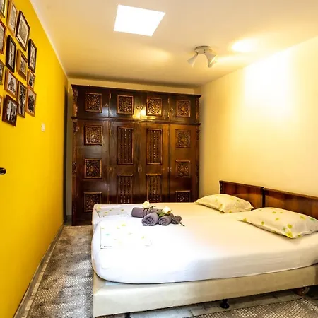 Vakantiehuis Unique Old Town 2min To And Harbour Private Entrance