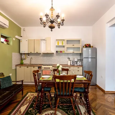 度假居 Solis M - Cosy Old Town Home With Ac Near The Beach And Harbour Private Entrance